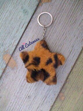 (NWOT) Animal Print Star Plush Keychain